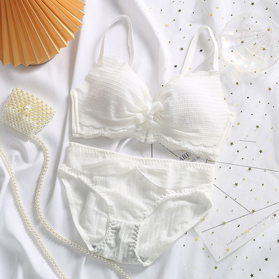 Γυναικεία εσώρουχα από rib knit και δαντέλα