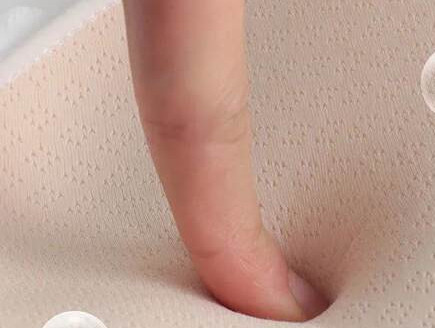 Γυναικεία εσώρουχα από rib knit και δαντέλα