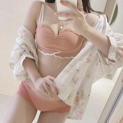 Dviejų dalių moteriška krūtinė liemenėlė ir bikinio apatinės dalies komplektas