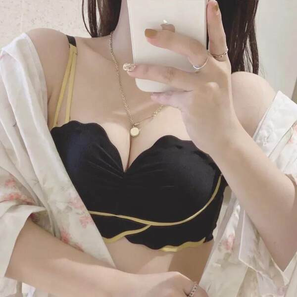 Dviejų dalių moteriška krūtinė liemenėlė ir bikinio apatinės dalies komplektas