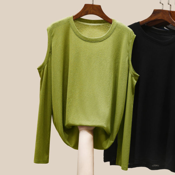 Moderna ženska bluza golih ramena i okruglog dekoltea