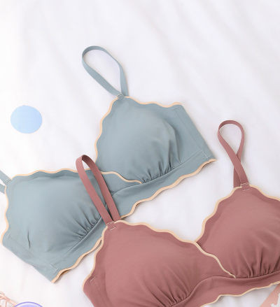 Besiūlė moteriška liemenėlė su reguliuojamais petnešėlėmis