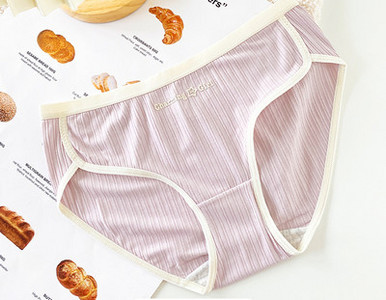 Naujas moteriško bikinio modelis su užrašu - kelių spalvų