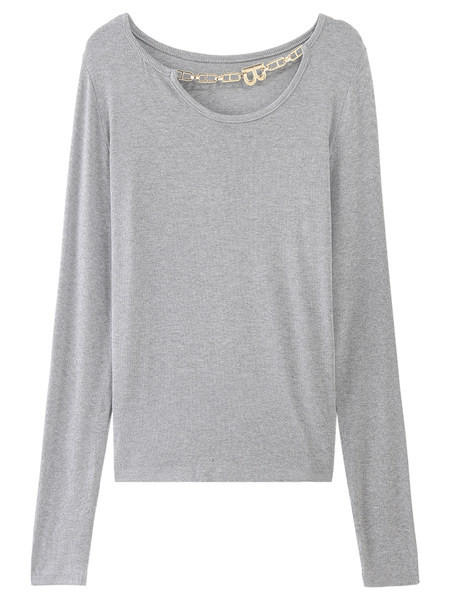 Ženska bluza s ovalnim izrezom i metalnim ukrasom