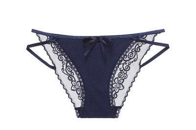 Ženske gaćice s trakom i čipkom
