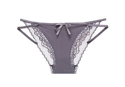 Ženske gaćice s trakom i čipkom