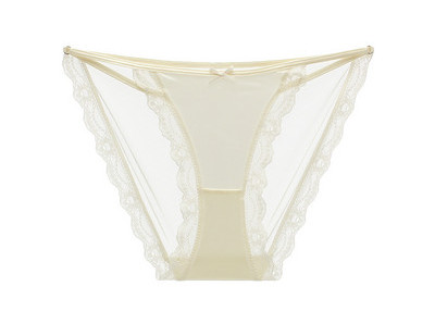 Ženske gaćice s trakom i čipkom