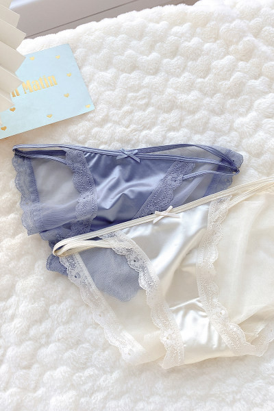 Ženske gaćice s trakom i čipkom