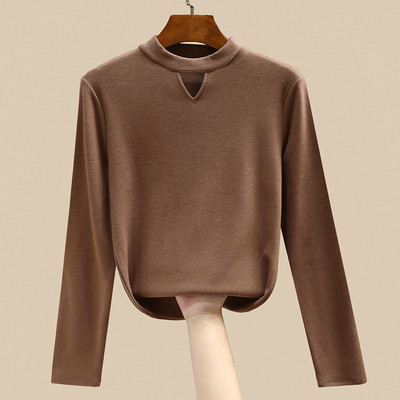 Moteriška laisvalaikio palaidinė su ovalia iškirpte ir iškirpta dalimi