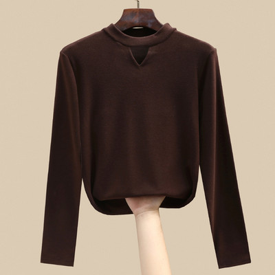 Moteriška laisvalaikio palaidinė su ovalia iškirpte ir iškirpta dalimi