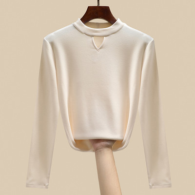 Moteriška laisvalaikio palaidinė su ovalia iškirpte ir iškirpta dalimi