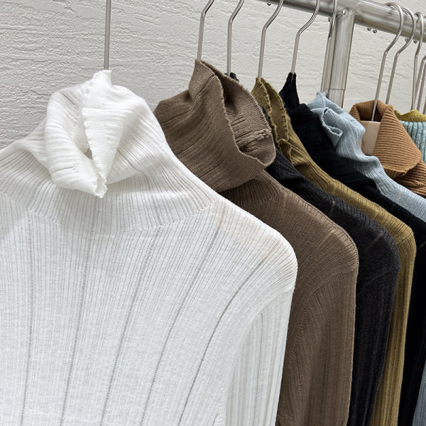 Női alkalmi blúz pólógallérral és mintával