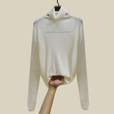 Дамска блуза с висока яка