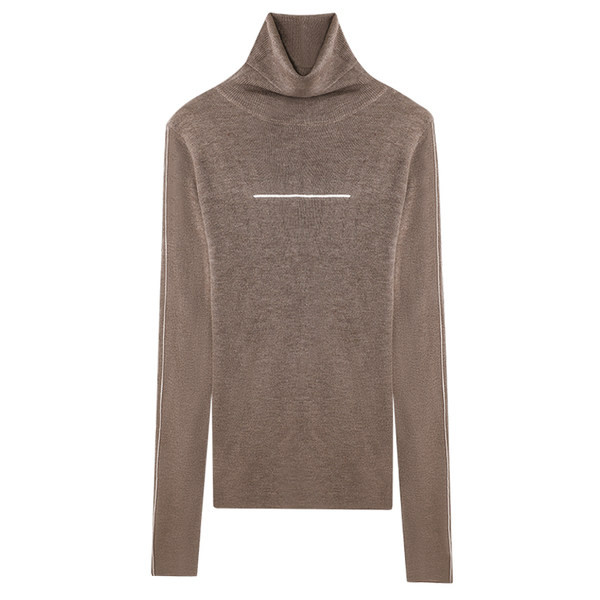 Дамска блуза с висока яка 