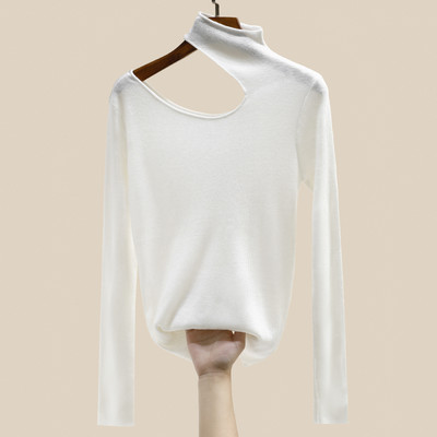 Novi model ženske bluze sa polo kragnom i izrezanim dijelom