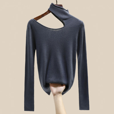 Novi model ženske bluze sa polo kragnom i izrezanim dijelom