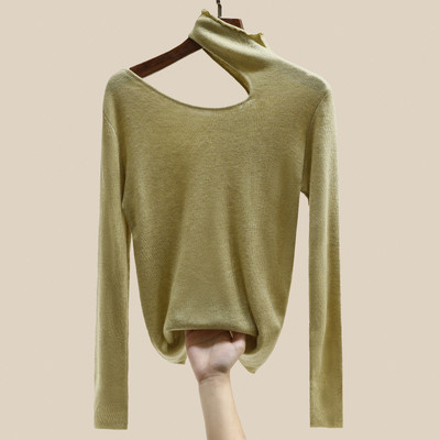 Novi model ženske bluze sa polo kragnom i izrezanim dijelom