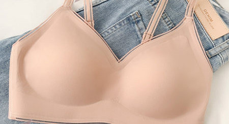 Novi model ženskog grudnjaka sa trokutastim košaricama