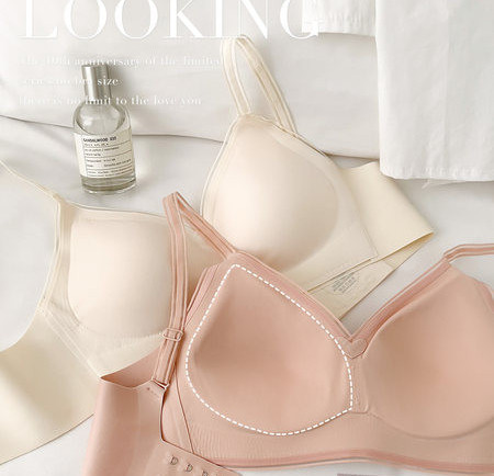 Novi model ženskog grudnjaka sa trokutastim košaricama