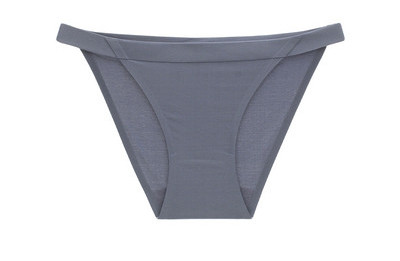Slip de damă de culoare uni, confecționat din țesătură respirabilă, cu talie înaltă