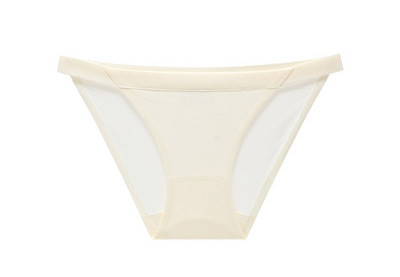 Slip de damă de culoare uni, confecționat din țesătură respirabilă, cu talie înaltă