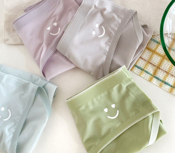 Ženske gaćice od prozračne tkanine