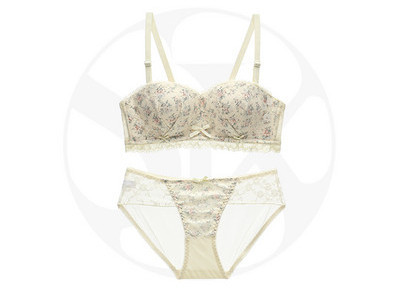 Intimni ženski komplet sa cvjetnim uzorkom