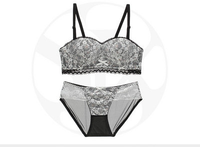 Intimni ženski komplet sa cvjetnim uzorkom