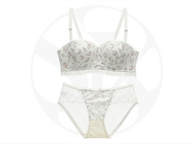 Intimni ženski komplet sa cvjetnim uzorkom
