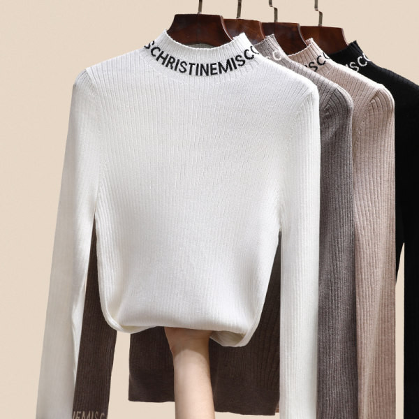 Ležerna pletena bluza s printom