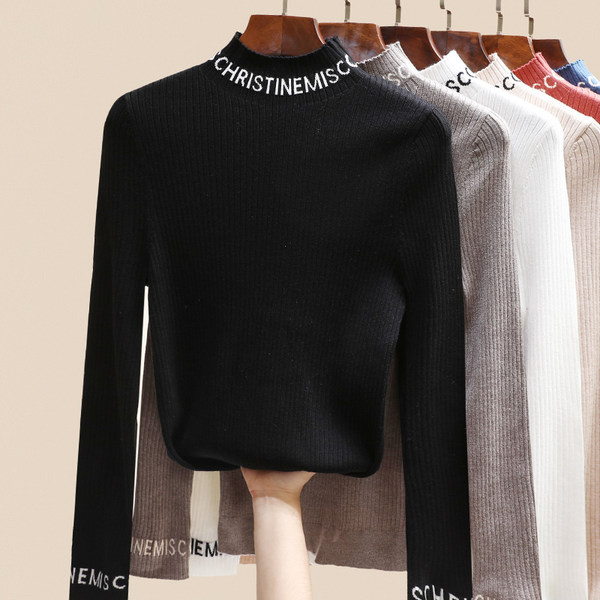 Ležerna pletena bluza s printom