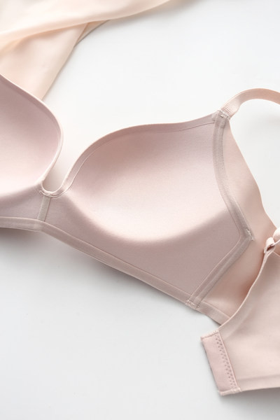 Sutien de damă de culoare uni fără cusături, cu efect de ridicare și bretele reglabile