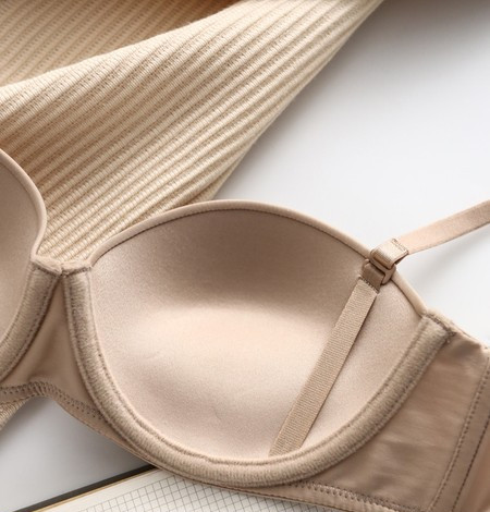 Egyszínű női melltartó állítható pántokkal