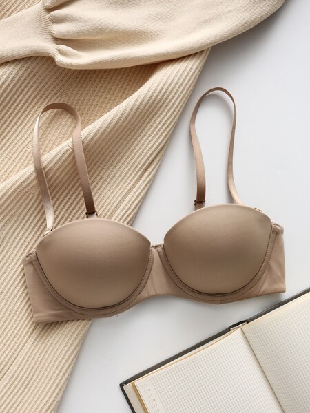 Egyszínű női melltartó állítható pántokkal