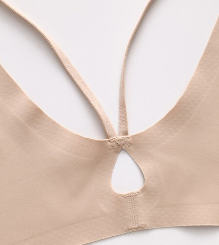 Női melltartó csipkével és elöl rögzítéssel