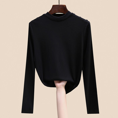 Čist model bluze dugih rukava i visoke kragne