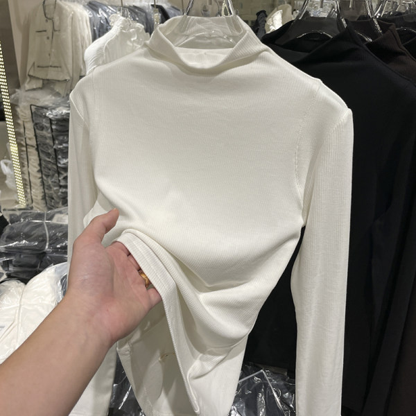 Ежедневна дамска блуза с висока поло яка