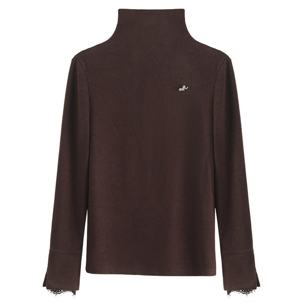 Широка блуза с поло яка и метална декорация