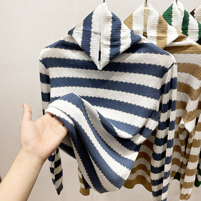 Ежедневна раирана блуза с дълга яка