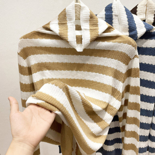 Ежедневна раирана блуза с дълга яка