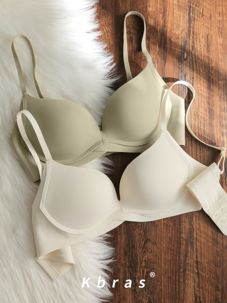 Reguleeritavate rihmadega naiste rinnahoidja