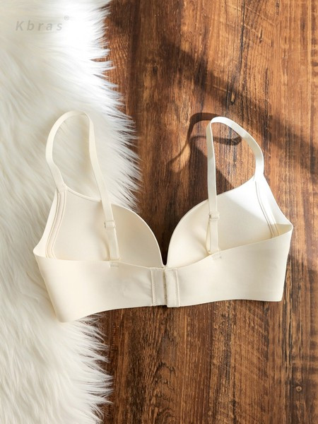 Reguleeritavate rihmadega naiste rinnahoidja