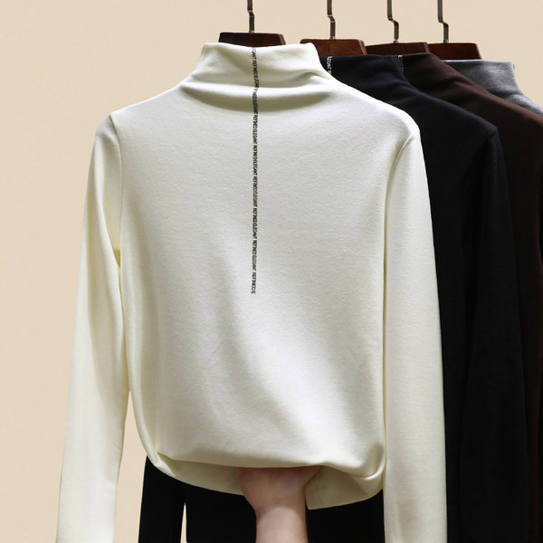 Модерна дамска блуза с поло яка 