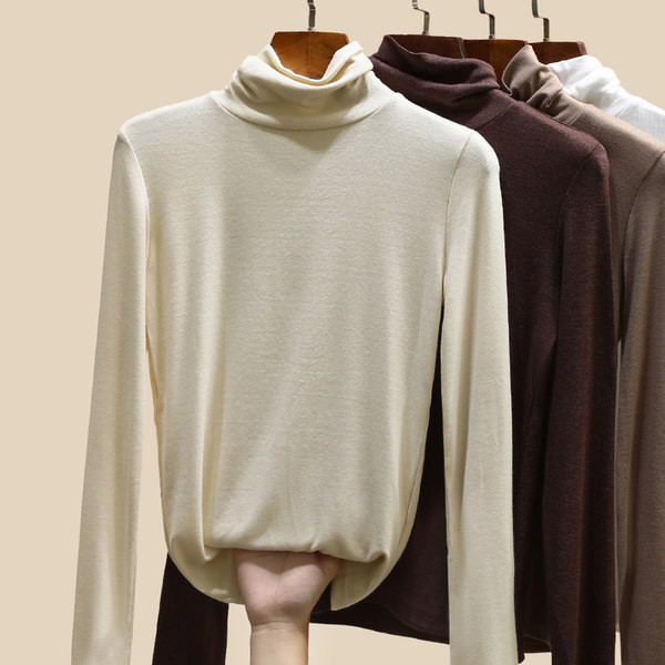 Moteriška laisvalaikio palaidinė su aukšta polo apykakle