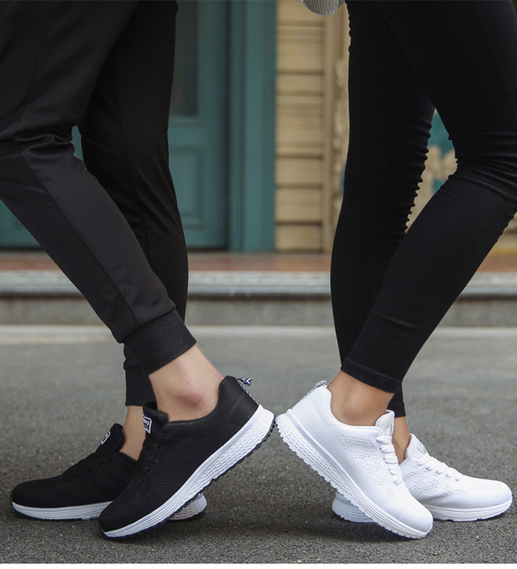 Moteriški laisvalaikio batai Madingi kvėpuojantys tinkliniai sportbačiai balti sportiniai batai 2021 m. Moteriški vulkanizuoti vaikščiojimo batai, skirti sporto salės krepšeliui