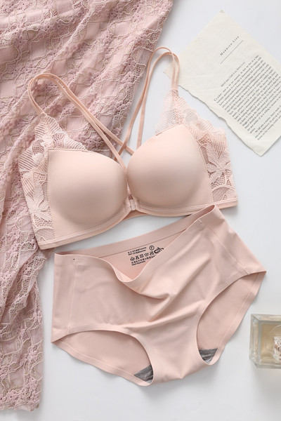 Intiimne naiste aluspesu pitsiga - mitut värvi