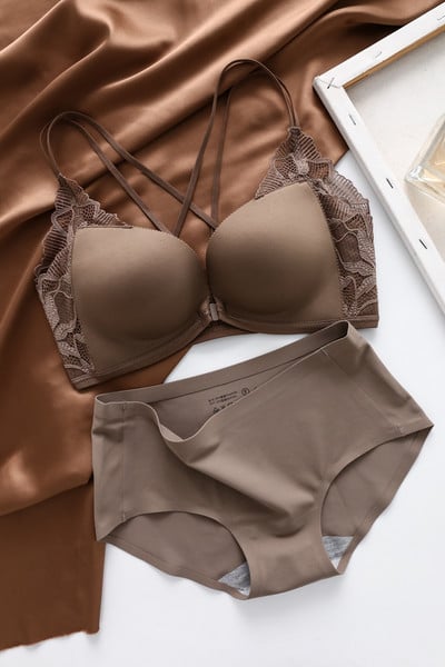 Intiimne naiste aluspesu pitsiga - mitut värvi