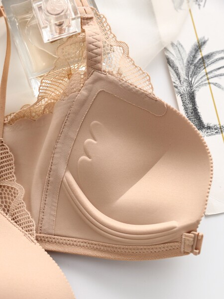 Intiimne naiste aluspesu pitsiga - mitut värvi