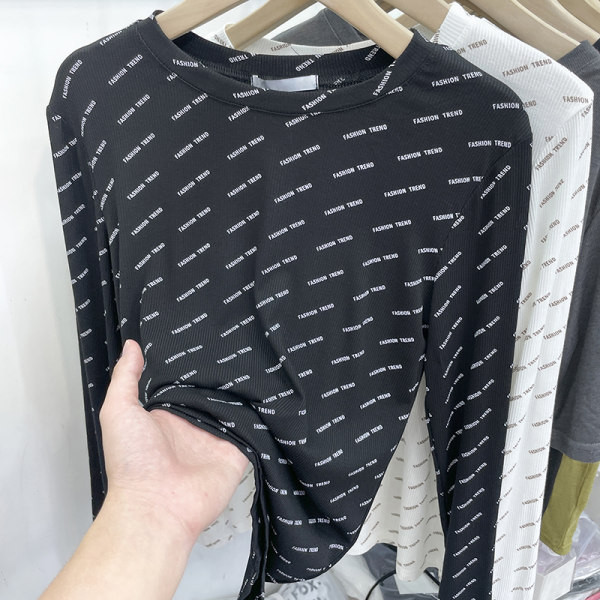 Laisva moteriška palaidinė su raštu