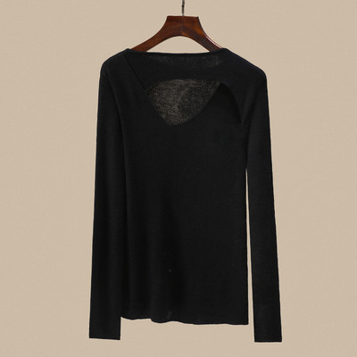 Moteriška palaidinė kasdienai su V formos iškirpte